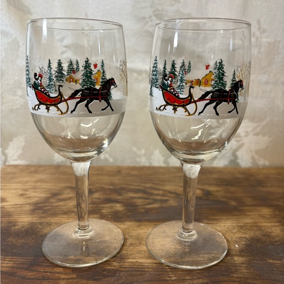 Vintage Holiday Wine Glasses with Sleigh and Cabin Design - Picture 5 of 6